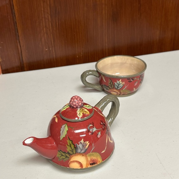 Tracy Porter Octavia Hill Collection Teapot with cup - Picture 11 of 13
